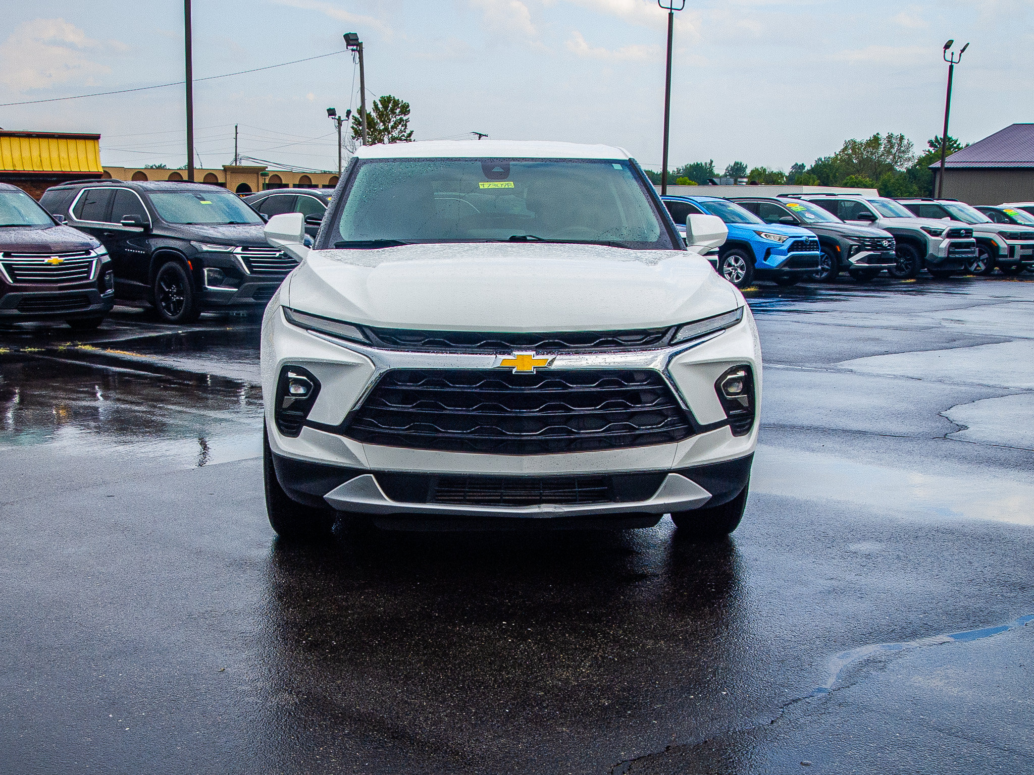 Used 2024 Chevrolet Blazer LT FWD image 2