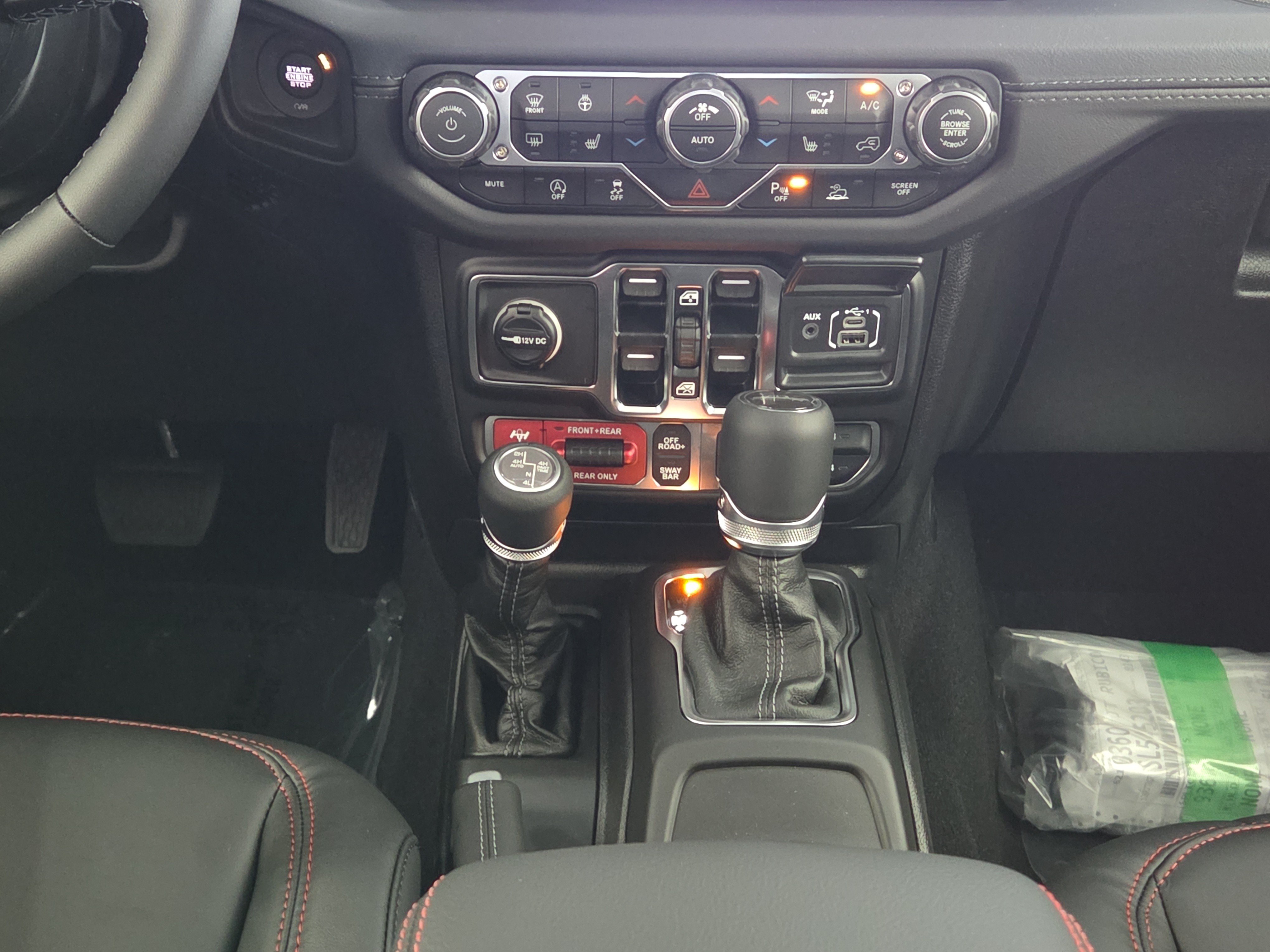New 2025 Jeep Gladiator Rubicon AWD/4WD image 21