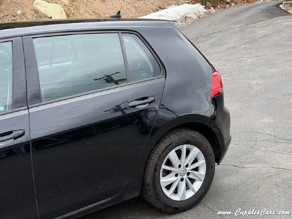 Used 2016 Volkswagen Golf S image 36