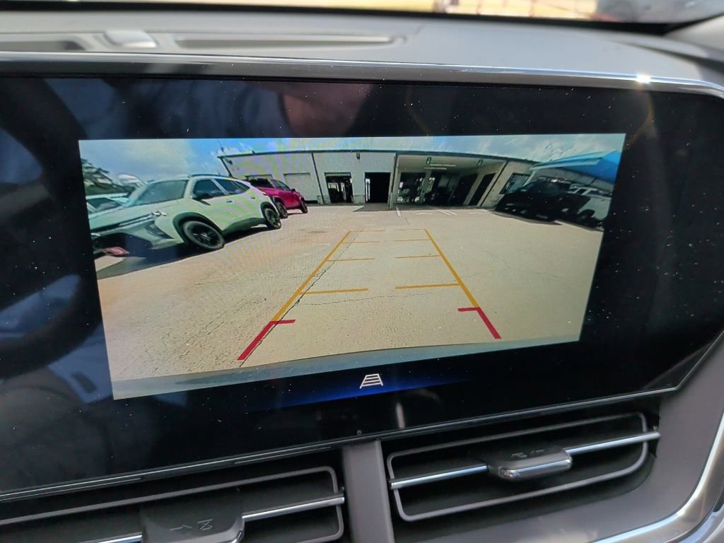 New 2026 Chevrolet Trax ACTIV w/ Sunroof Package FWD image 24