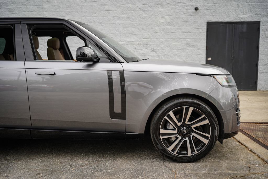 Used 2023 Land Rover Range Rover SE image 17