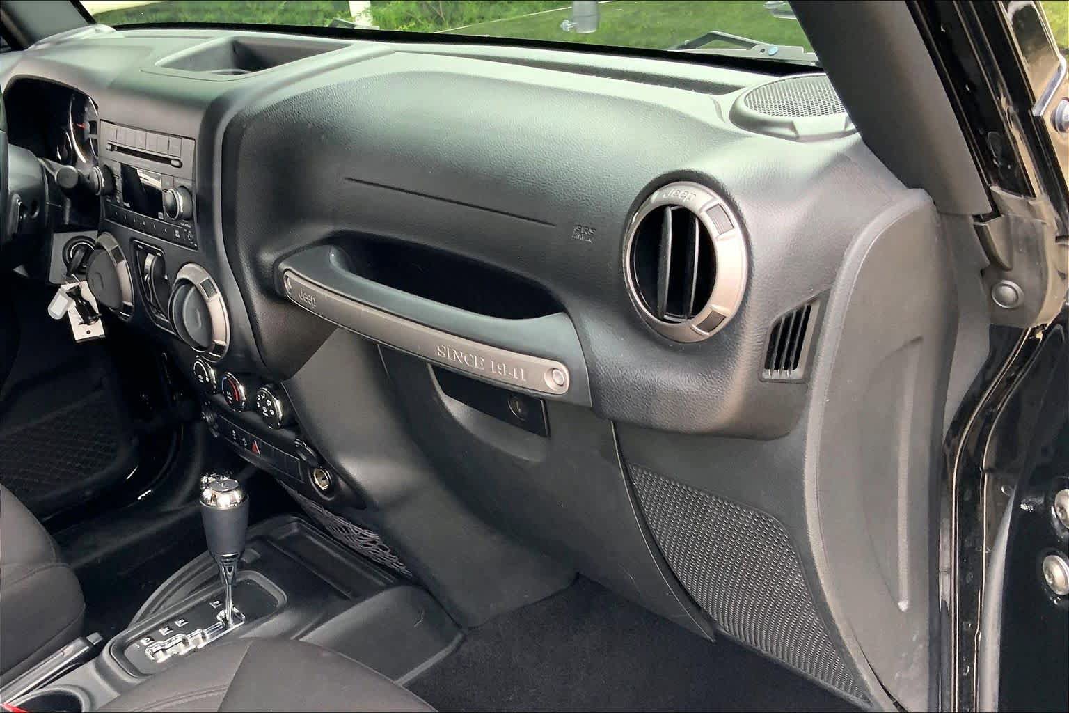 Used 2017 Jeep Wrangler Unlimited Sport w/ Quick Order Package 24S AWD/4WD image 18