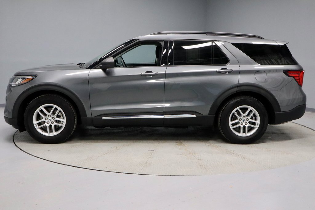 Certified 2025 Ford Explorer Active image 8