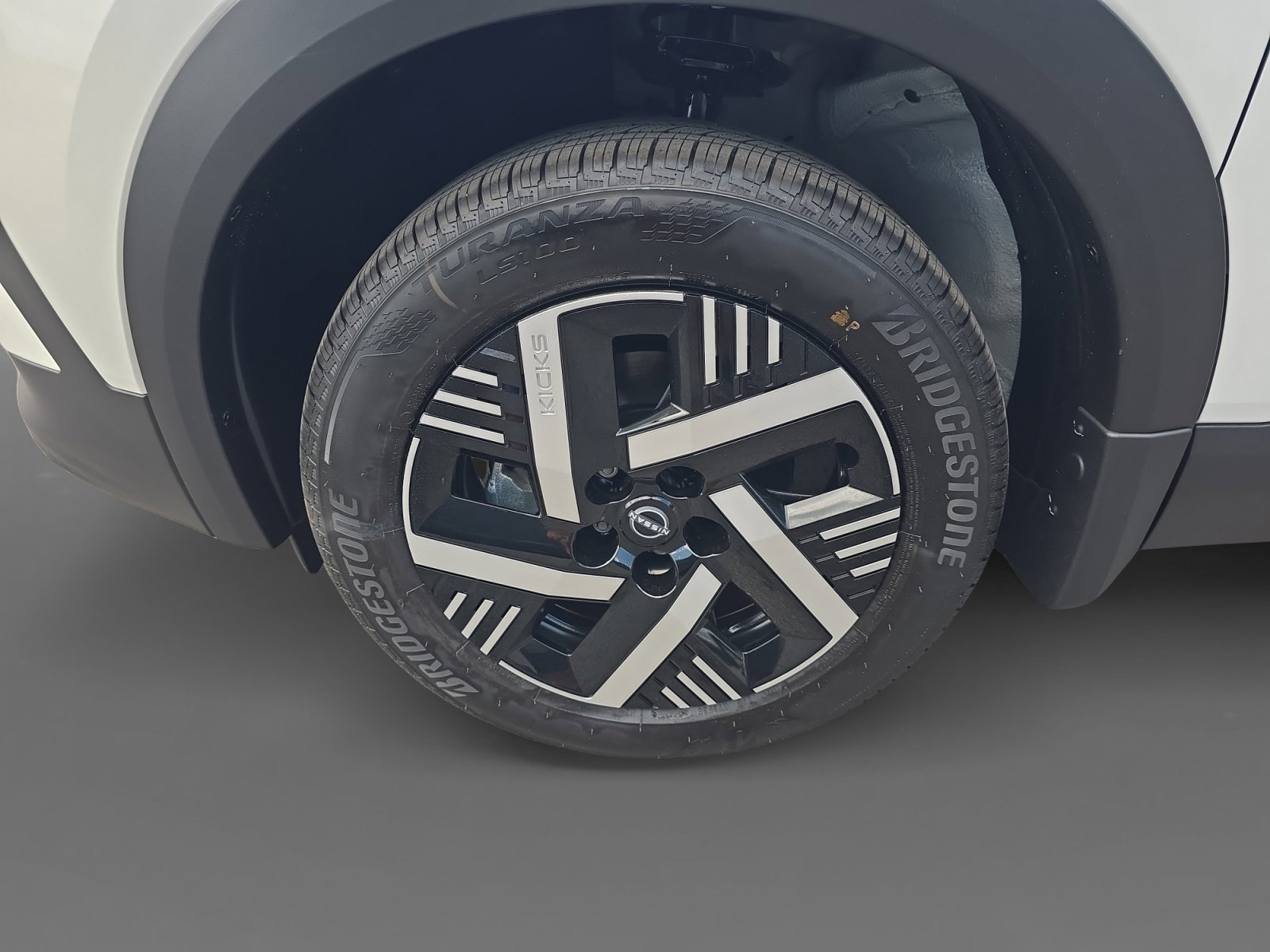 New 2026 Nissan Kicks SV FWD image 10