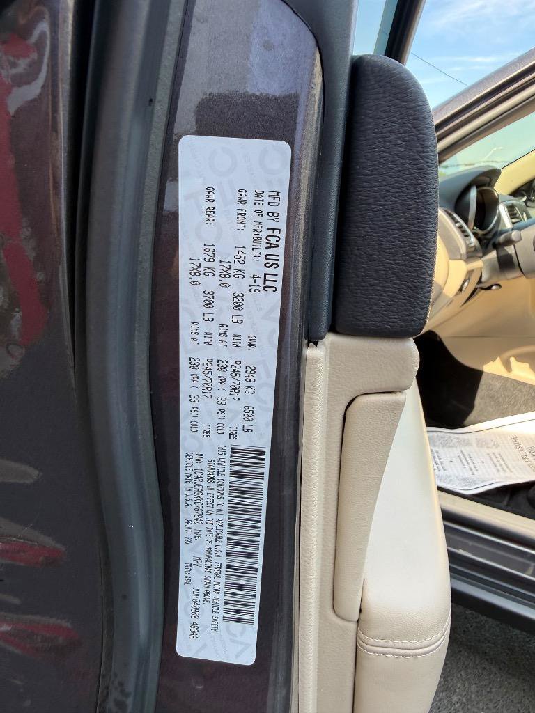Used 2019 Jeep Grand Cherokee Laredo RWD image 34