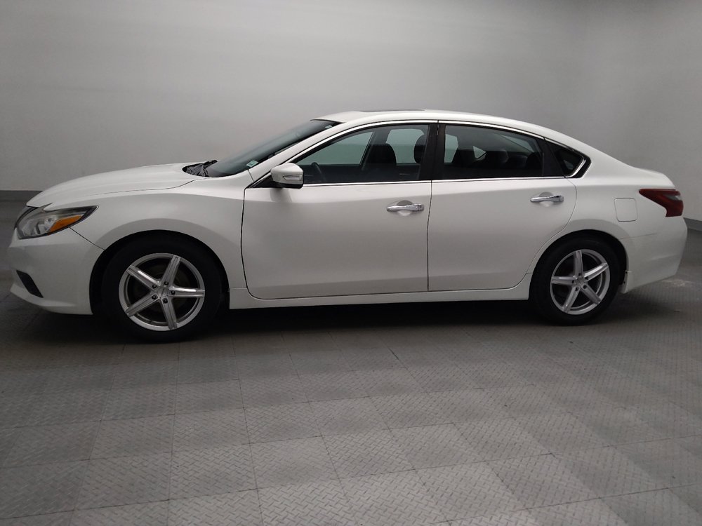 Used 2018 Nissan Altima 2.5 SV w/ 2.5 SV Technology Package FWD image 2