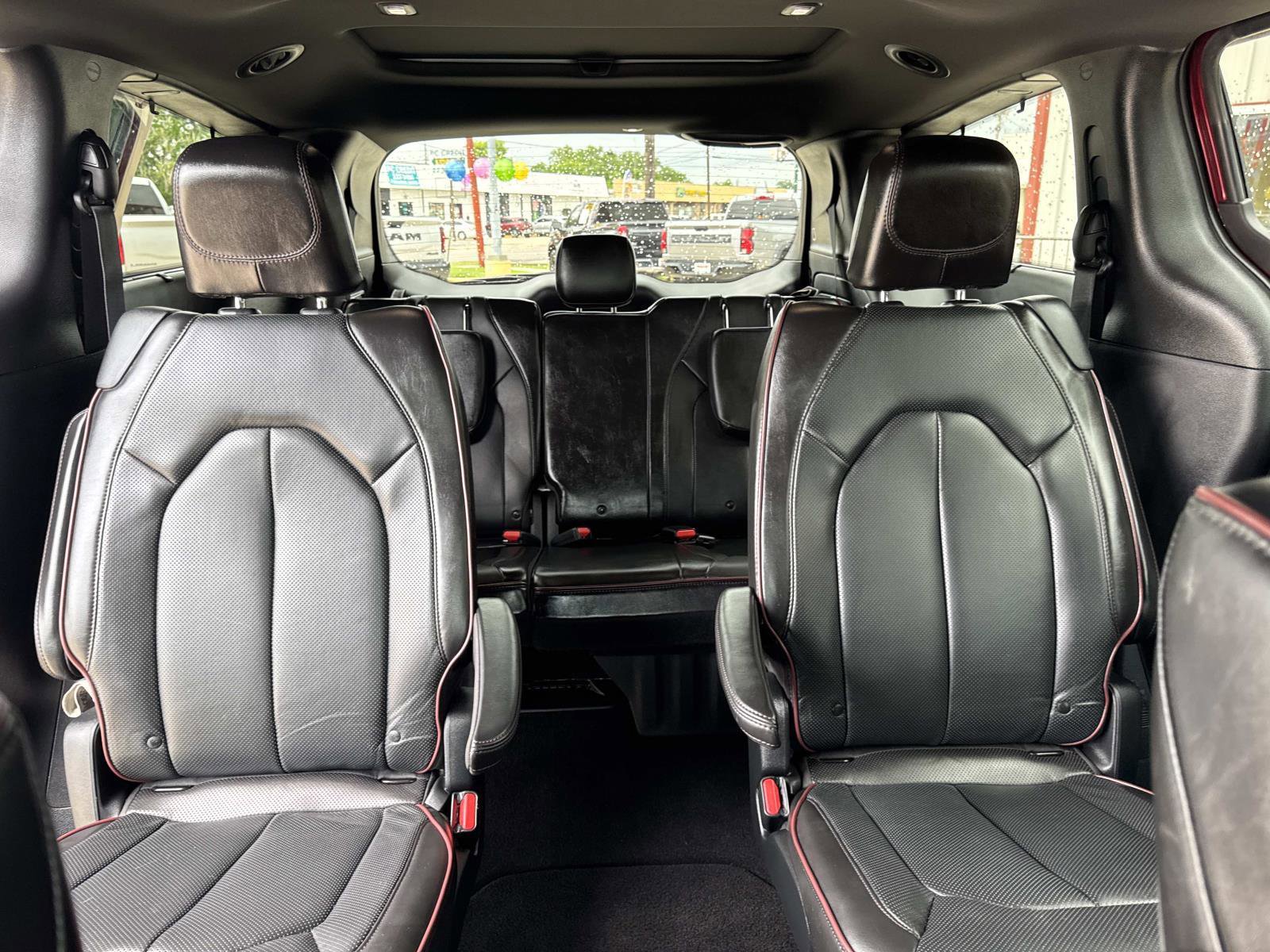 Used 2020 Chrysler Pacifica Limited FWD image 9