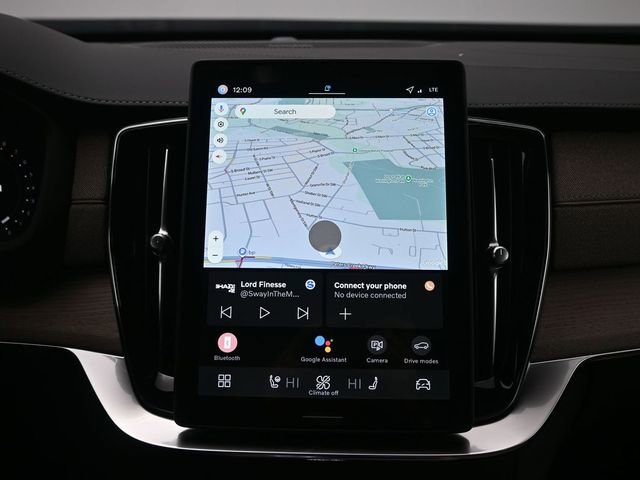 New 2026 Volvo XC90 B6 Plus w/ Protection Package Premier image 14