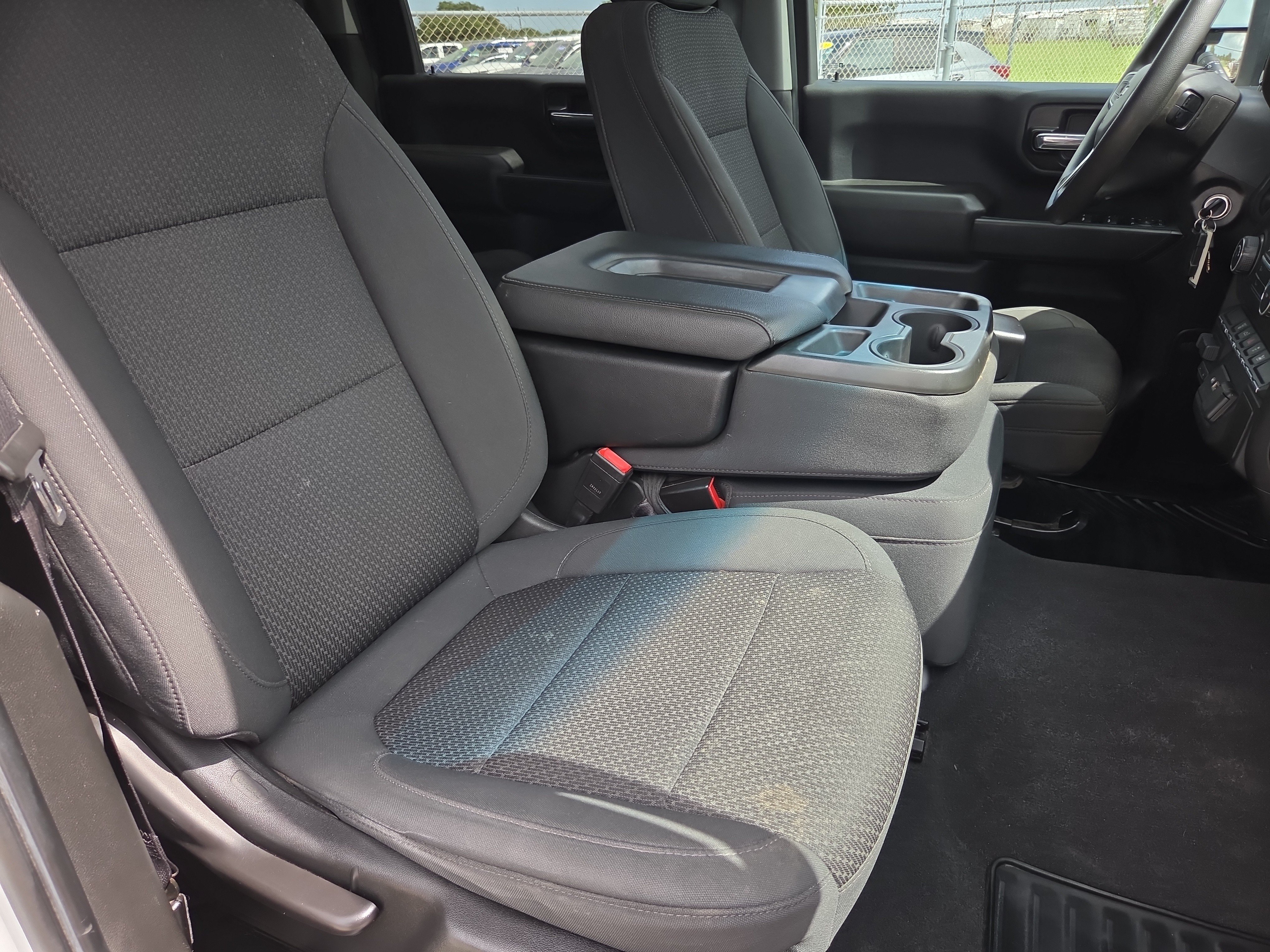 Used 2022 Chevrolet Silverado 2500 Custom w/ Custom Value Package AWD/4WD image 9
