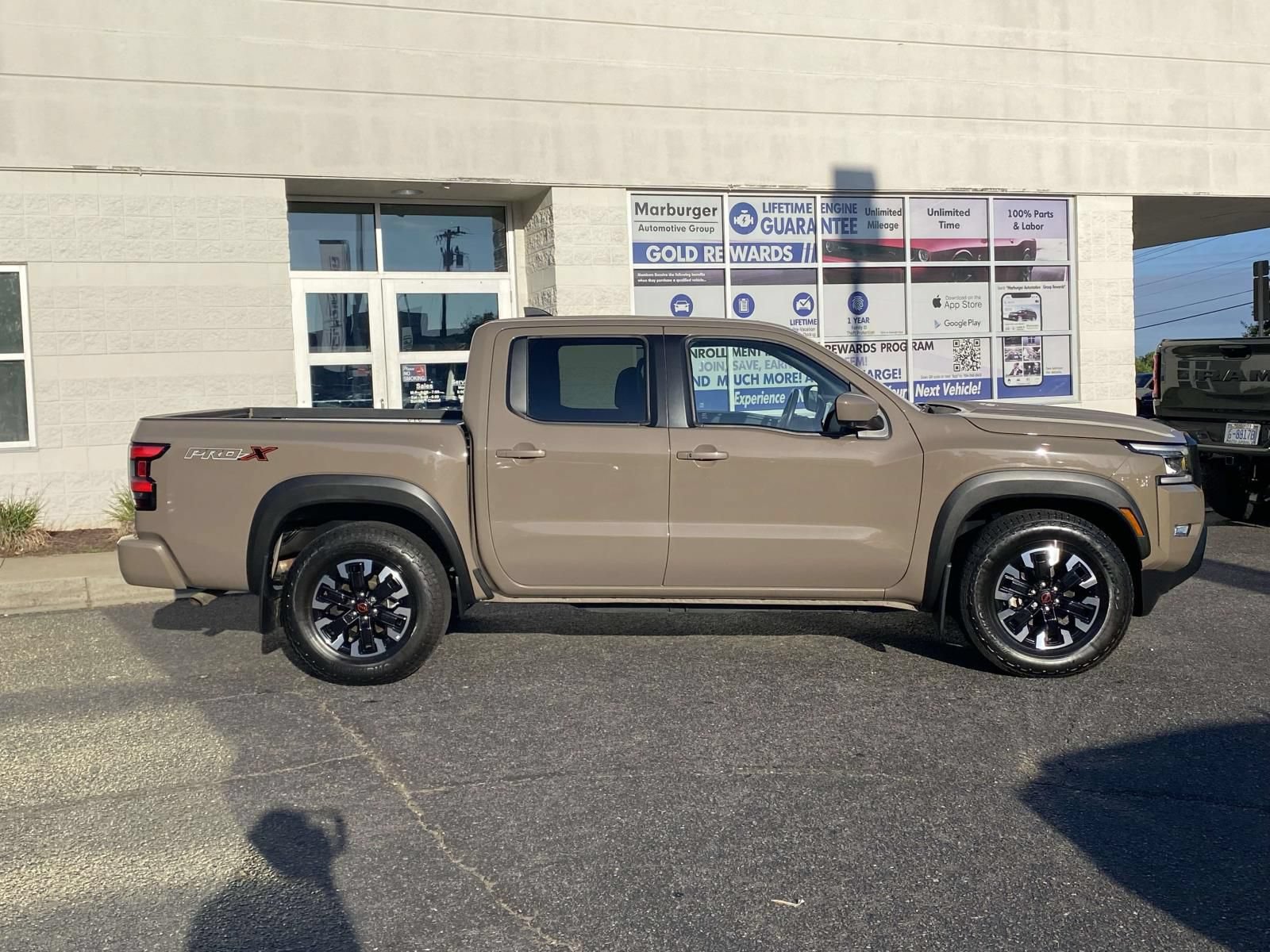 Used 2024 Nissan Frontier Pro-X w/ Pro Convenience Package RWD image 9