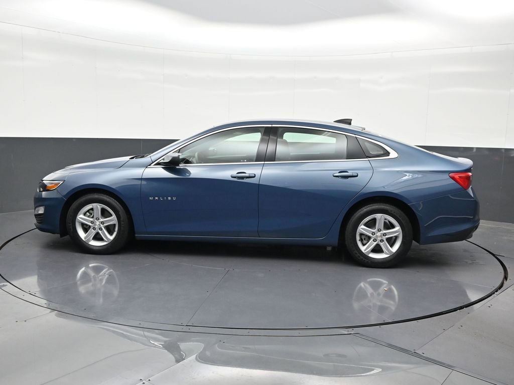 Used 2024 Chevrolet Malibu LS FWD image 2