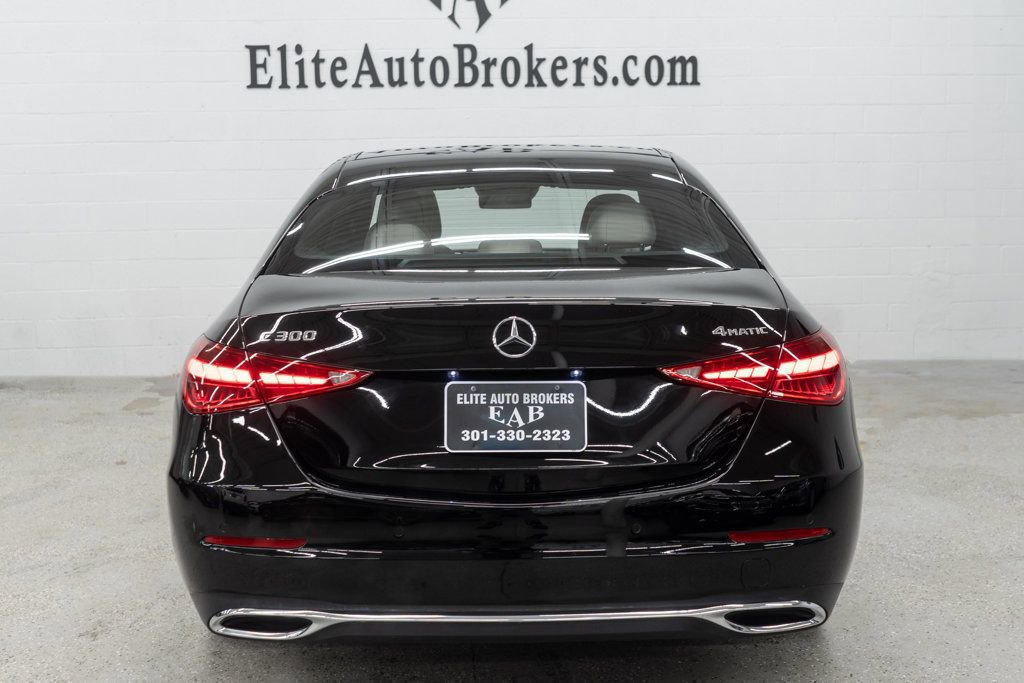 Used 2023 Mercedes-Benz C 300 C 300 4MATIC Sedan w/ Pinnacle Trim Package image 4