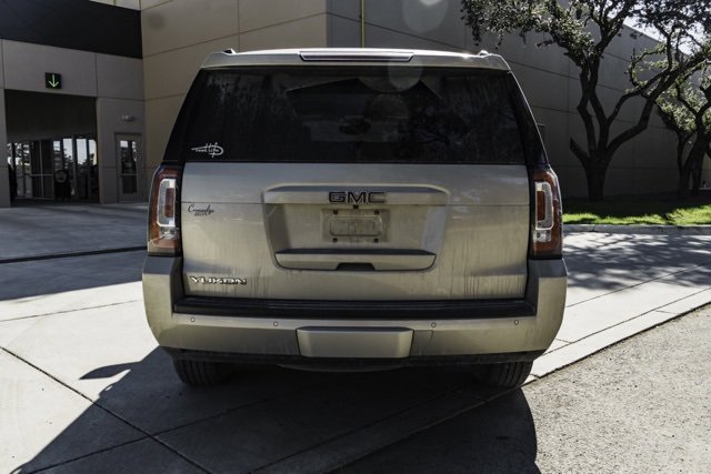 Used 2017 GMC Yukon SLT w/ HD Trailering Package image 5