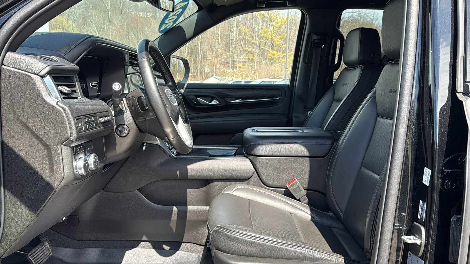 Used 2024 GMC Yukon Denali AWD/4WD image 13