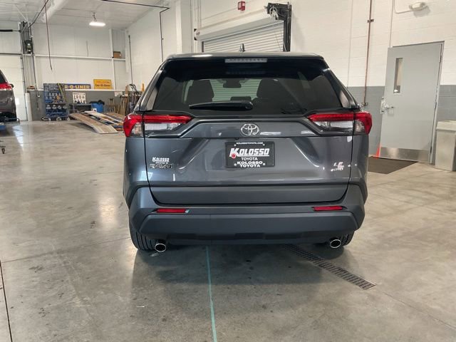 Used 2024 Toyota RAV4 LE AWD/4WD image 5
