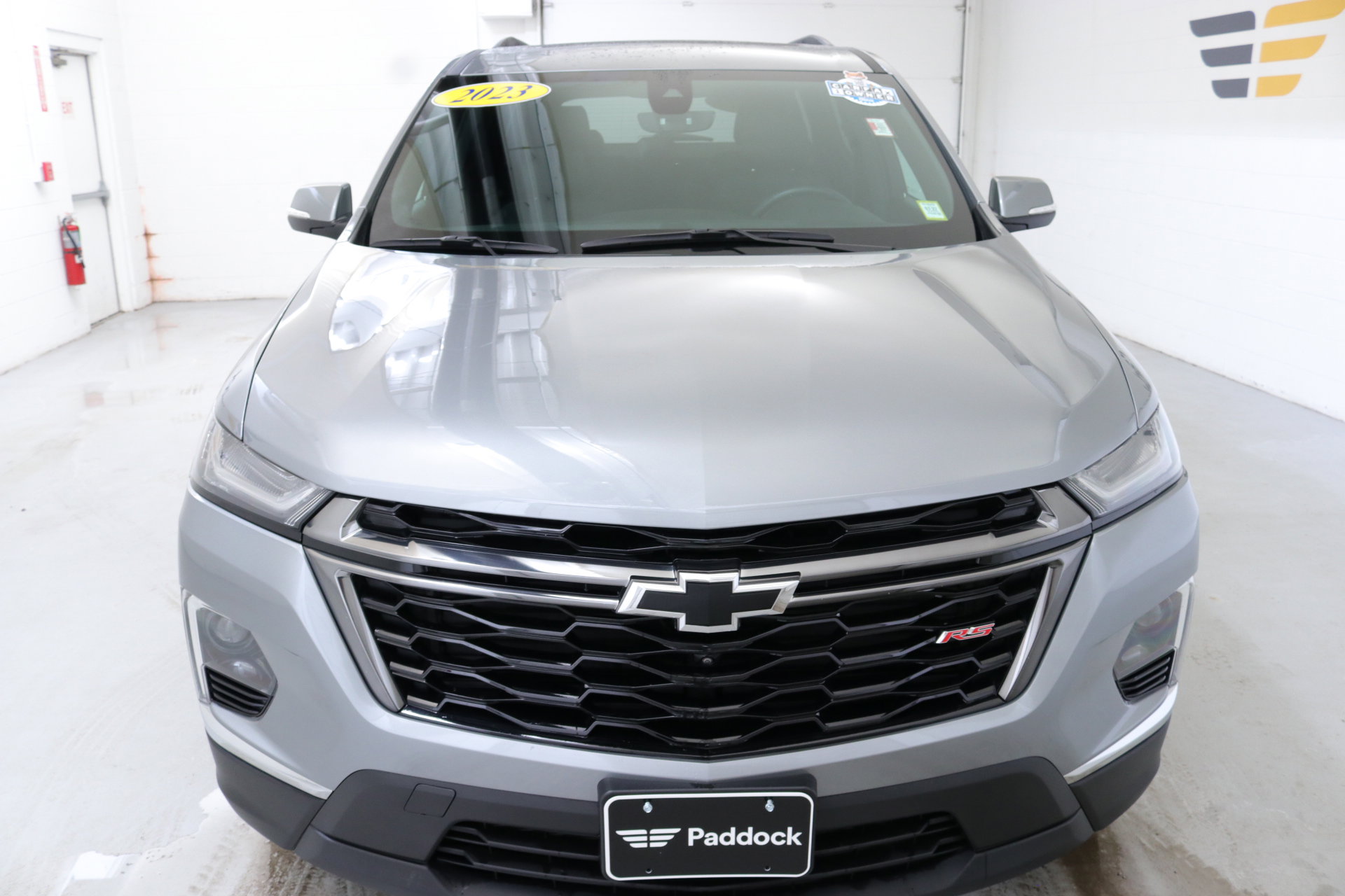 Used 2023 Chevrolet Traverse RS image 2