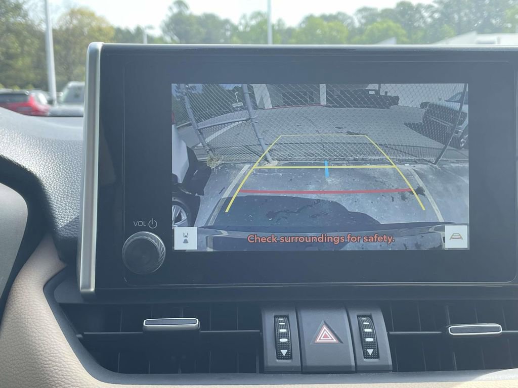 Used 2025 Toyota RAV4 XLE Premium image 31