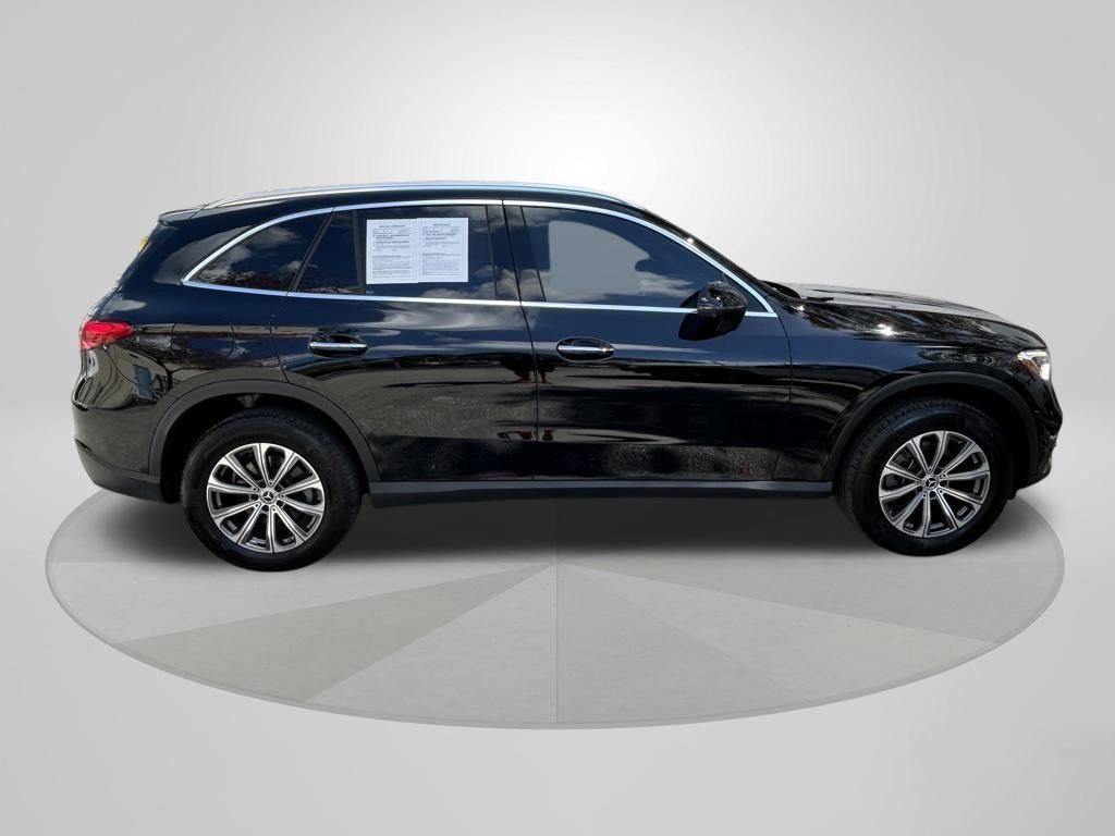 Used 2023 Mercedes-Benz GLC 300 4MATIC w/ Exclusive Trim Package image 8