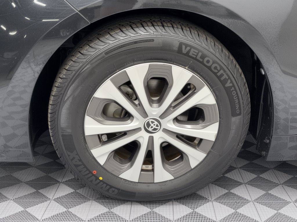 Used 2022 Toyota Corolla LE FWD image 13