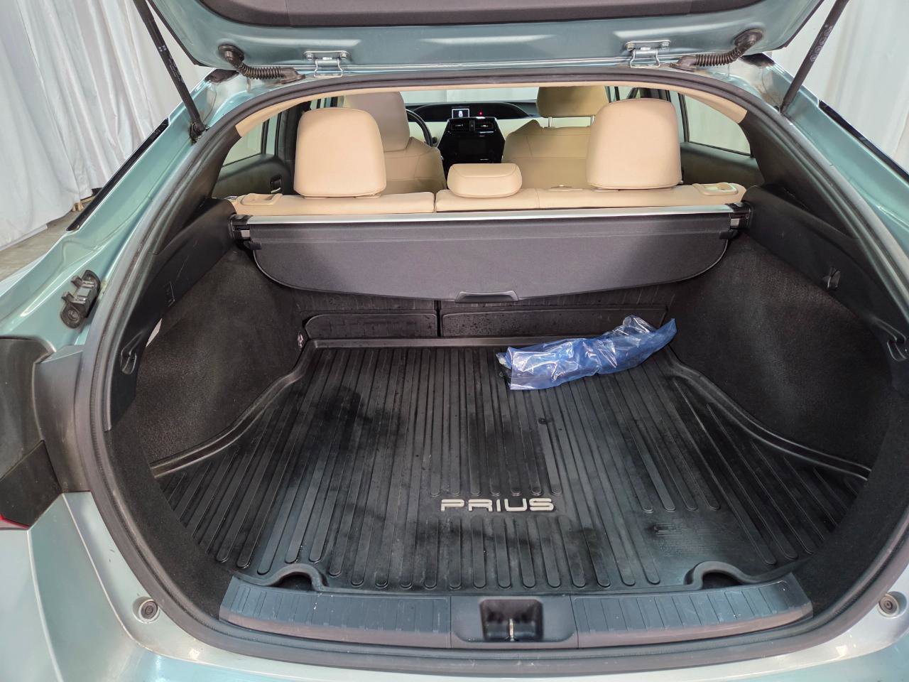 Used 2019 Toyota Prius XLE w/ Advanced Technology Package image 8