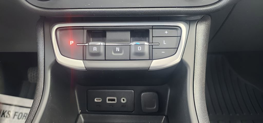 Used 2024 GMC Terrain SLE image 32