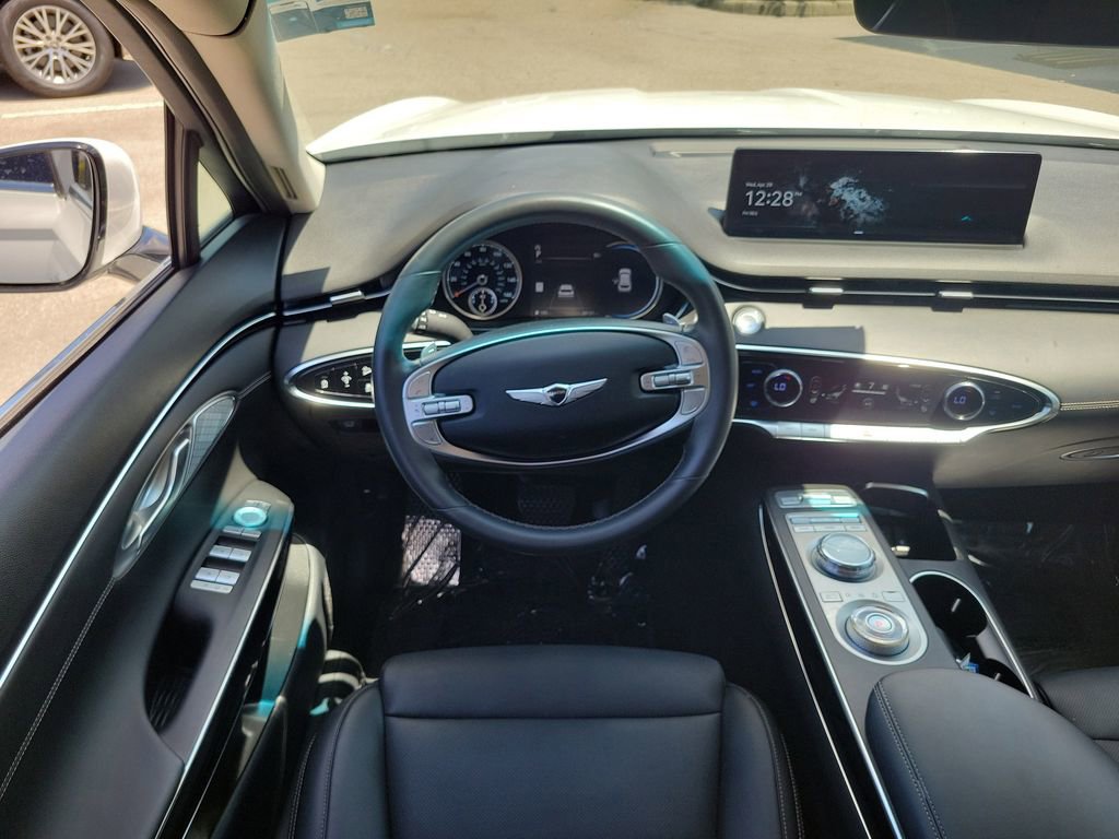 Certified 2025 Genesis GV70 2.5T AWD/4WD image 16