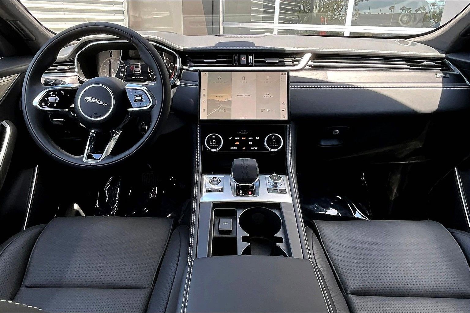 New 2025 Jaguar F-PACE R-Dynamic S AWD/4WD image 5