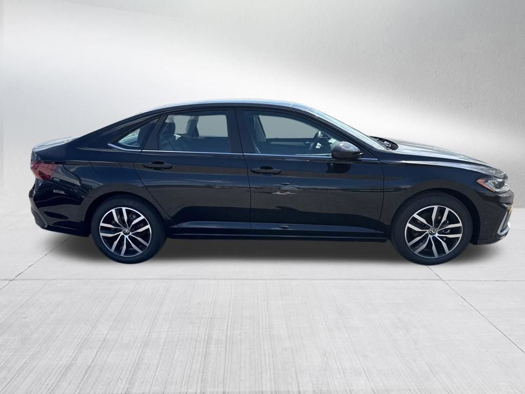 New 2026 Volkswagen Jetta SE FWD image 6