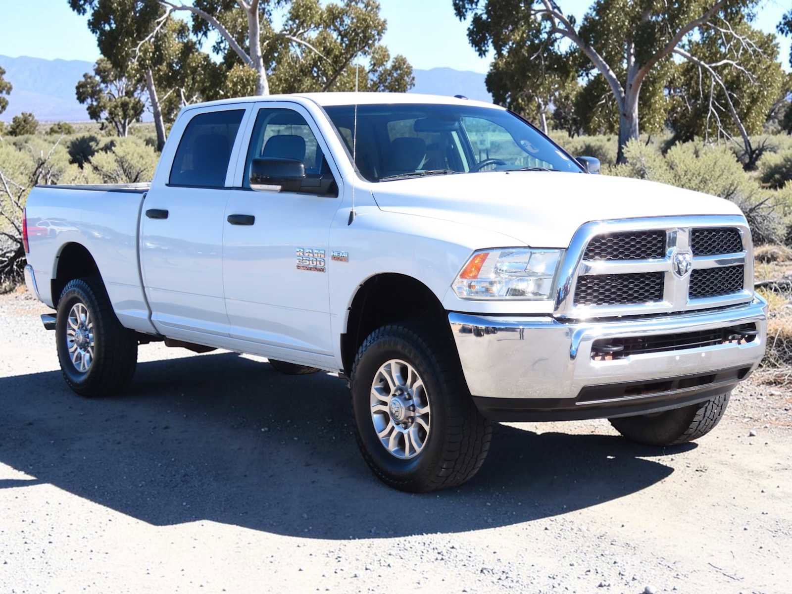 Used 2016 RAM 2500 Tradesman w/ Chrome Appearance Group AWD/4WD image 8
