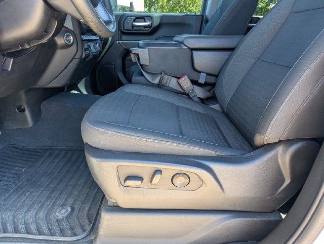Used 2025 Chevrolet Silverado 2500 Custom w/ Custom Value Package AWD/4WD image 15