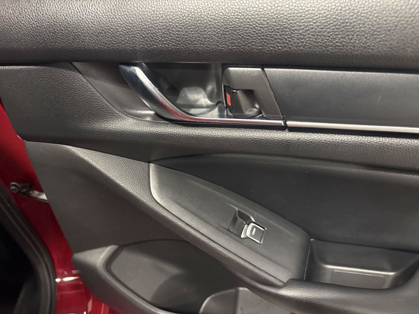 Used 2018 Honda Accord Sport image 37