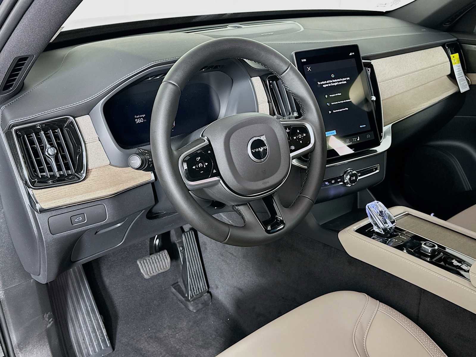 New 2026 Volvo XC90 B6 Plus w/ Protection Package Premier image 9