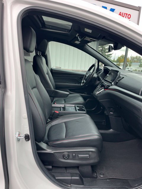 Used 2025 Honda Odyssey Sport-L image 32