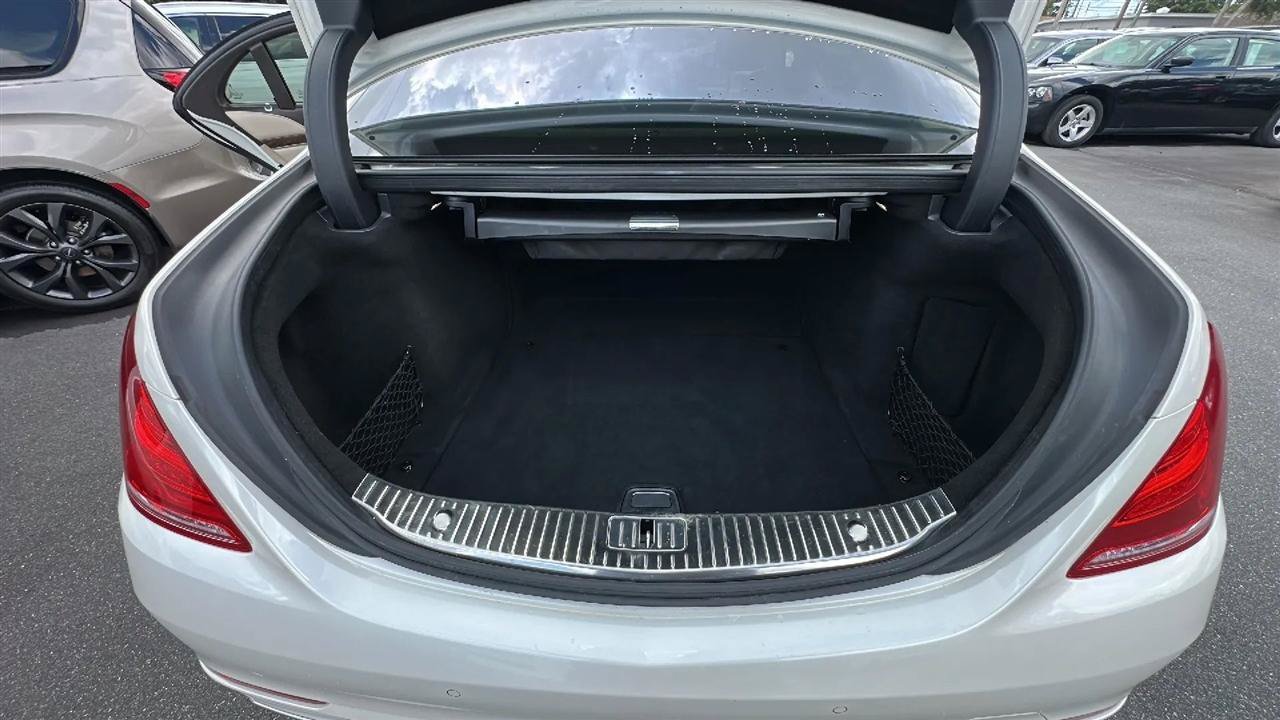 Used 2017 Mercedes-Benz S 550 Sedan image 32
