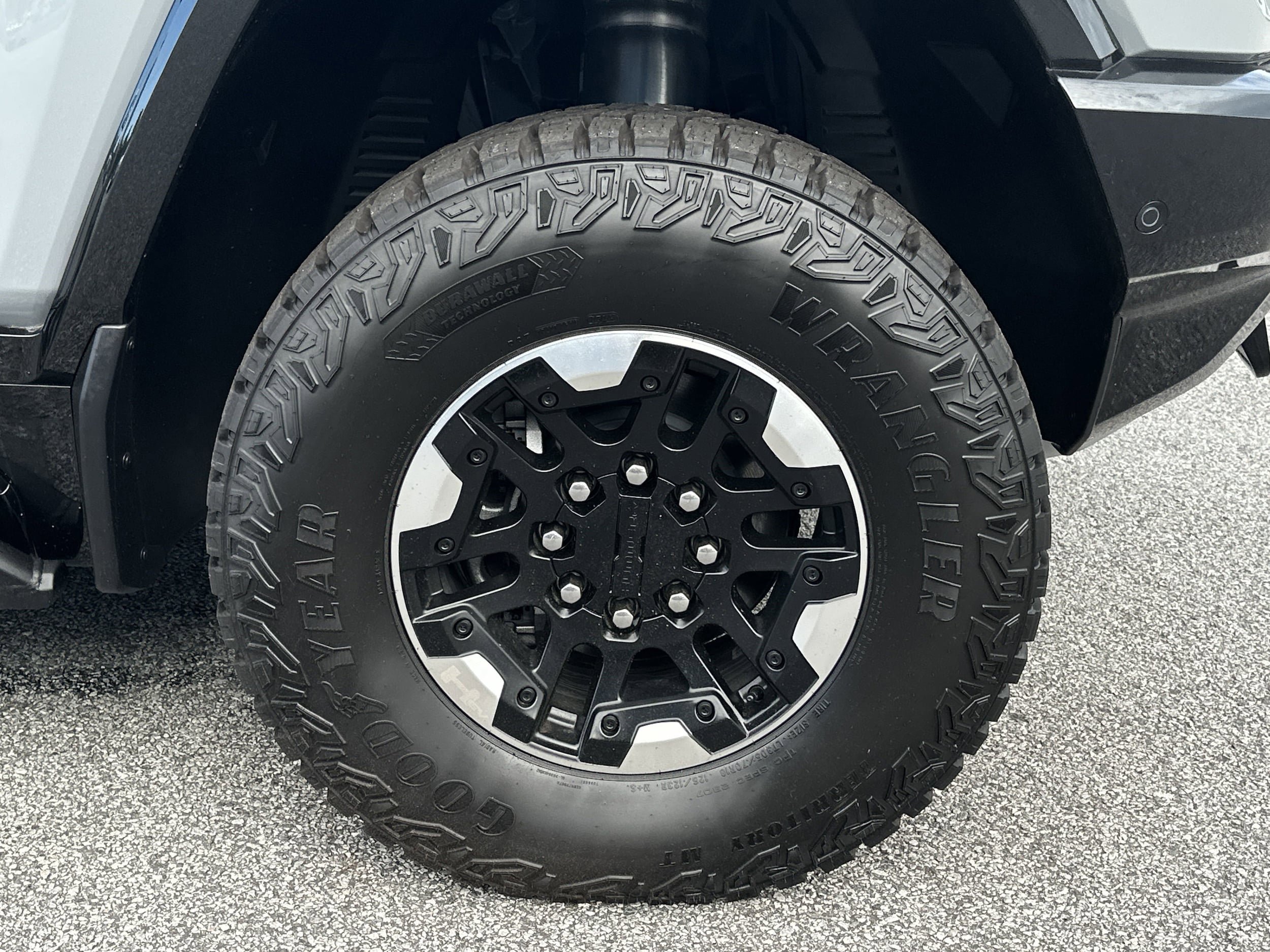 New 2025 GMC Hummer EV 2X w/ Extreme Off-Road Package image 12