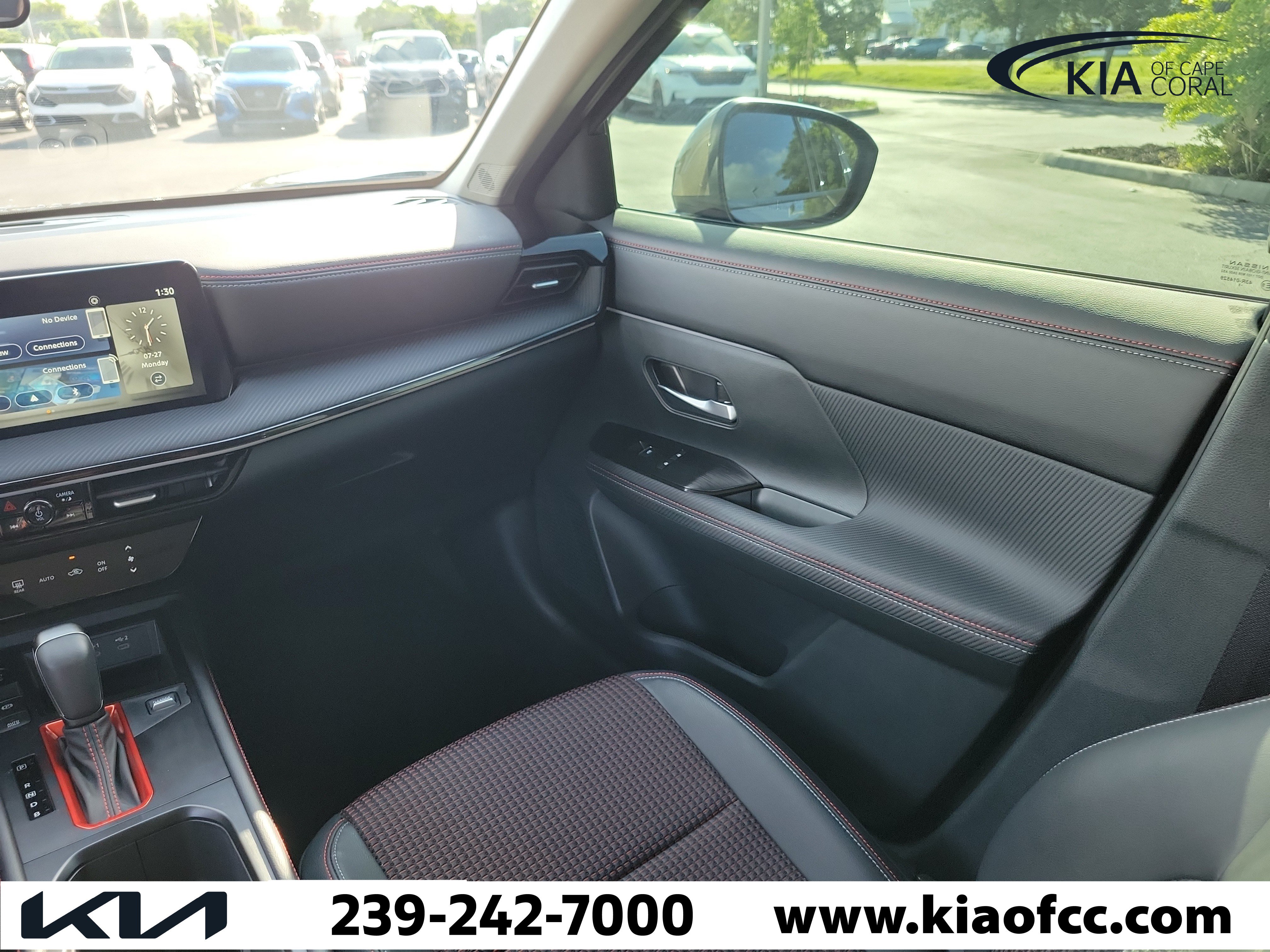 Used 2025 Nissan Kicks SR FWD image 17