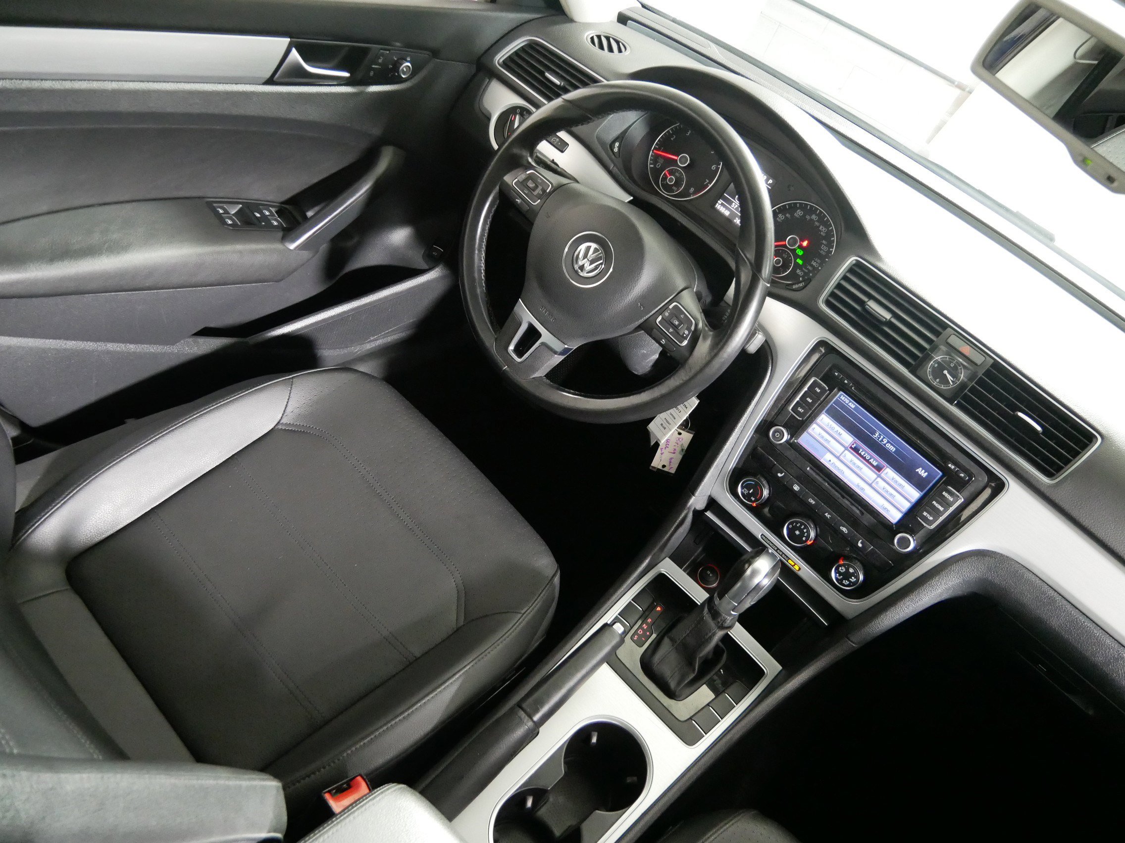 Used 2013 Volkswagen Passat 2.5 SE image 9