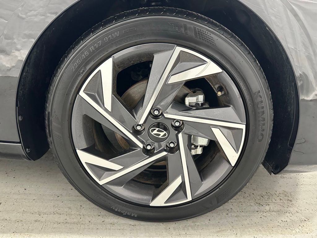 Used 2025 Hyundai Elantra Sport image 55