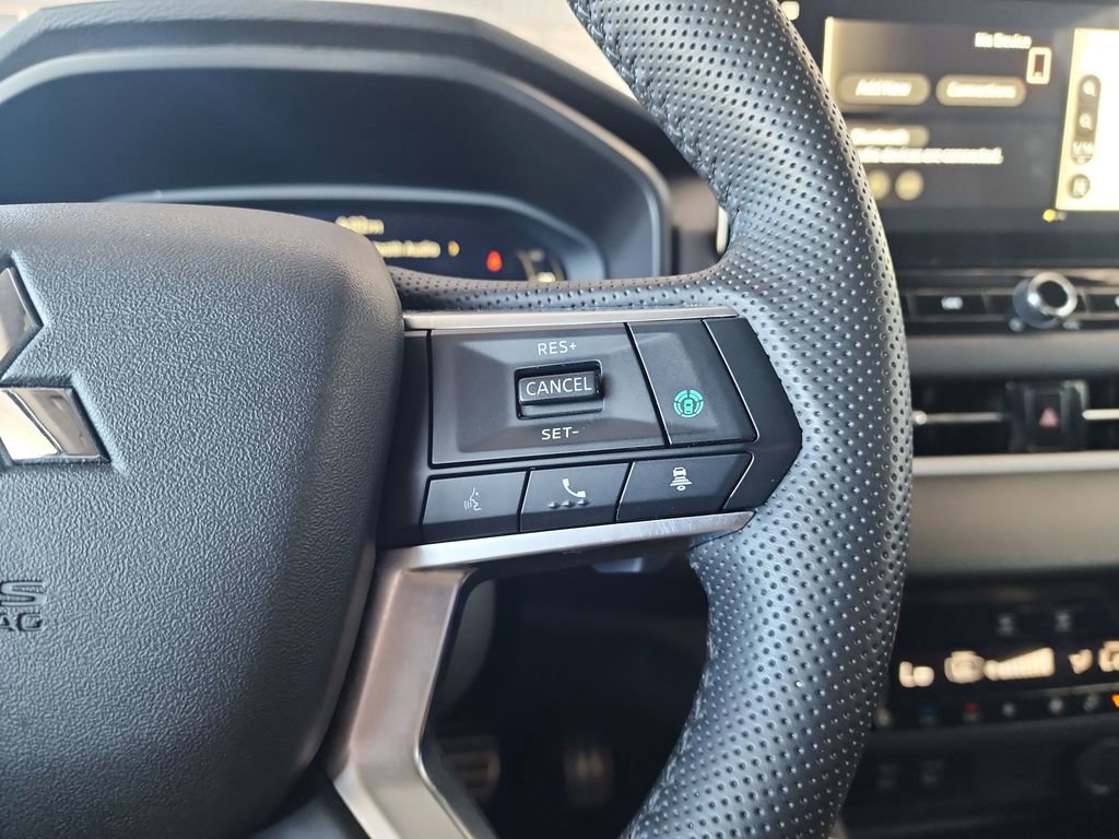 Used 2025 Mitsubishi Outlander SEL AWD/4WD image 27