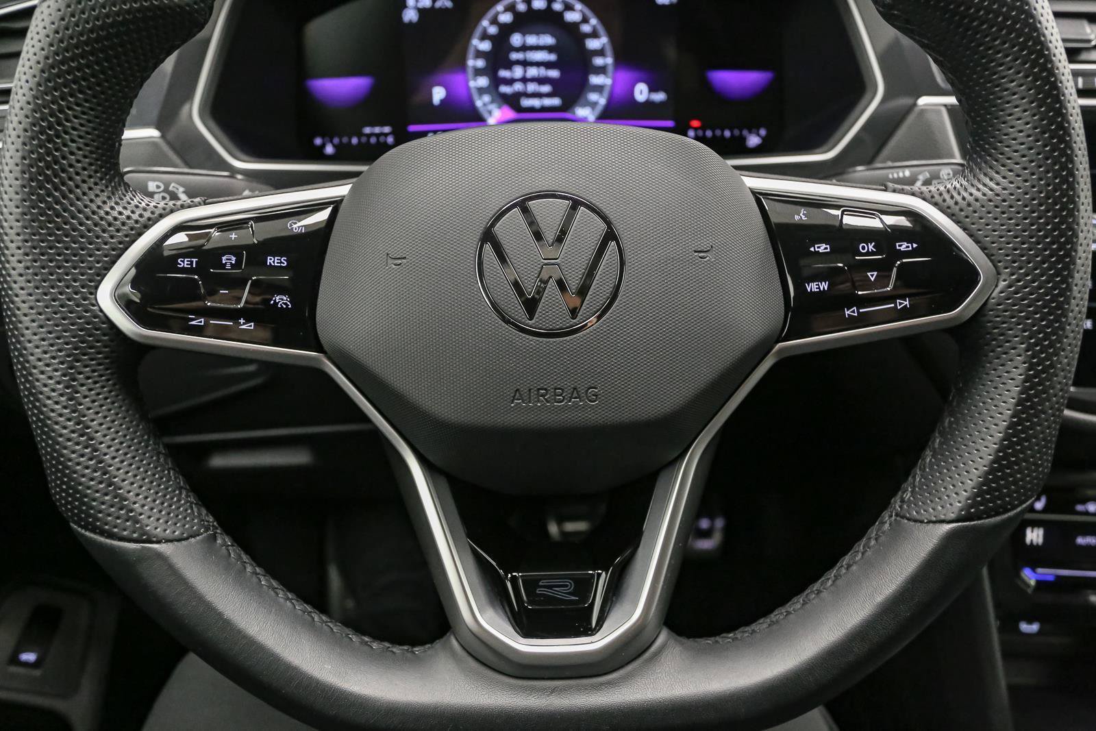 Certified 2024 Volkswagen Tiguan SE R-Line AWD/4WD image 41