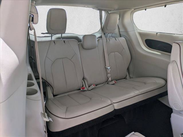 Used 2020 Chrysler Pacifica Limited FWD image 23