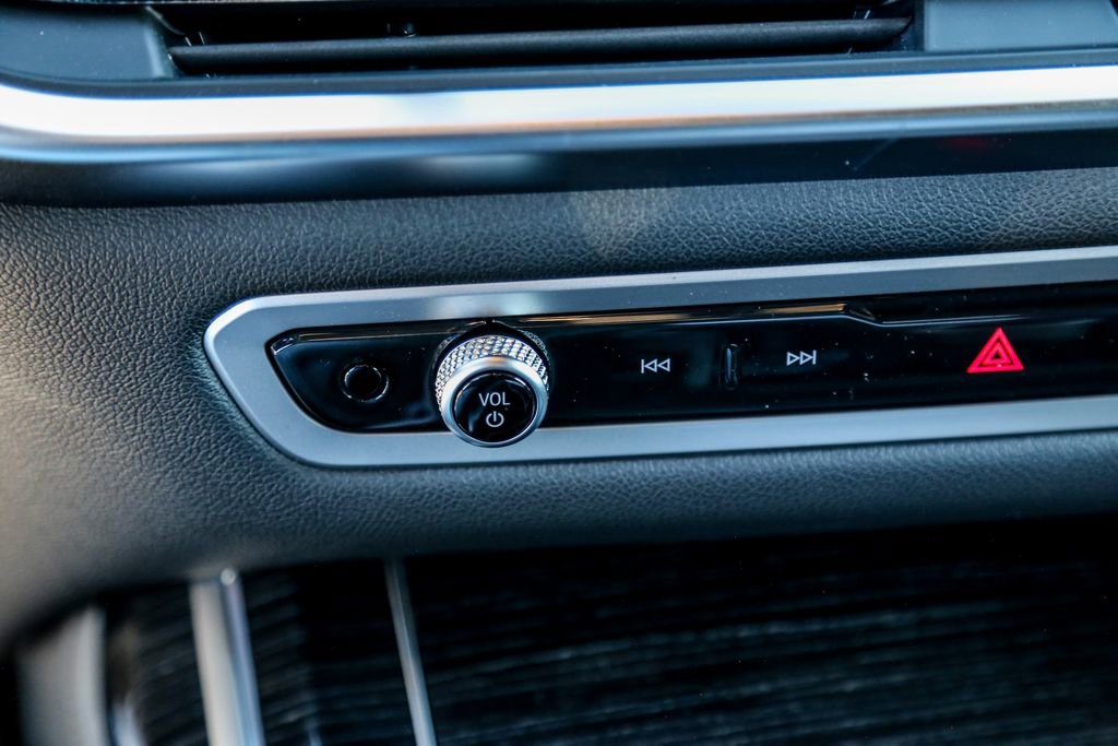 New 2026 BMW X7 xDrive40i w/ Executive Package image 17