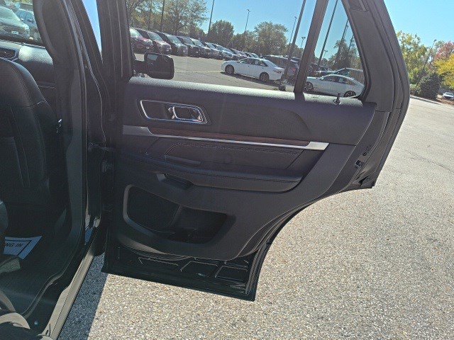 Used 2018 Ford Explorer Limited image 16