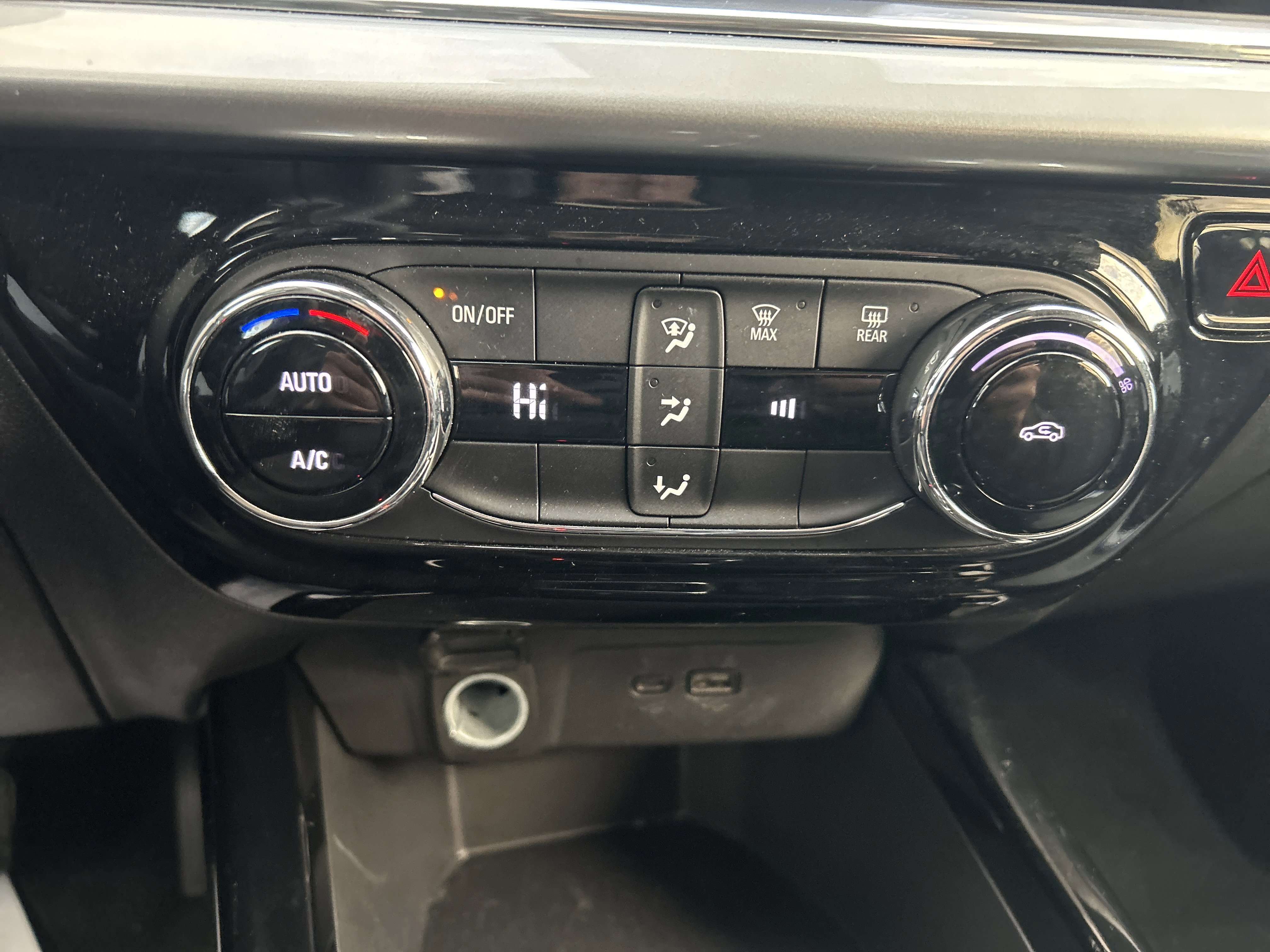 Used 2024 Chevrolet Trax LT image 21