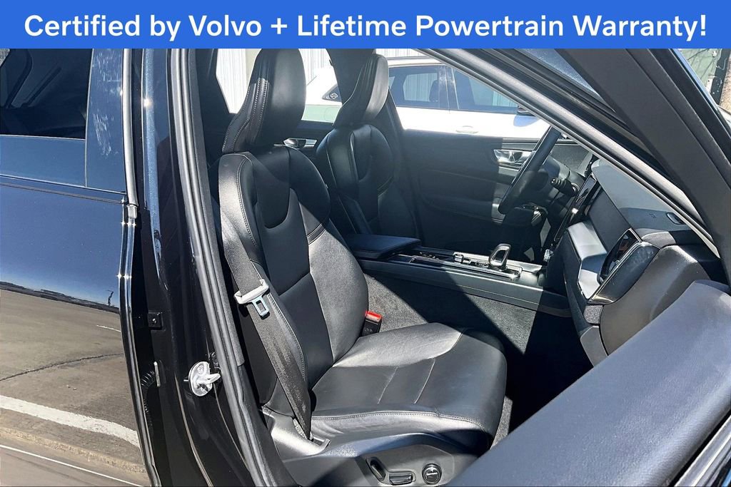 Certified 2025 Volvo XC60 B5 Core image 10