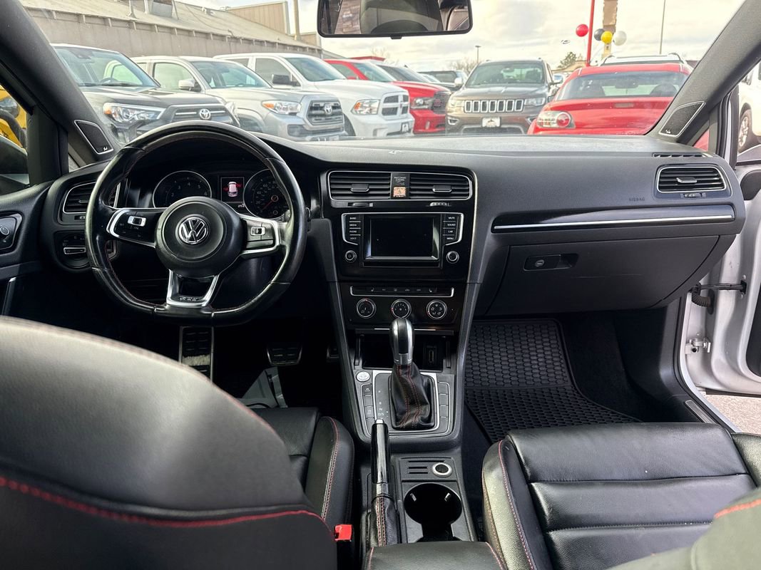 Used 2015 Volkswagen GTI SE FWD image 15