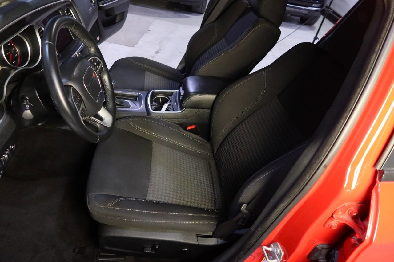 Used 2017 Dodge Charger SXT w/ Rallye Group image 19