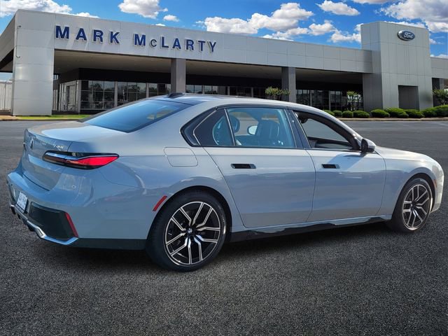 Used 2025 BMW 740i xDrive image 4