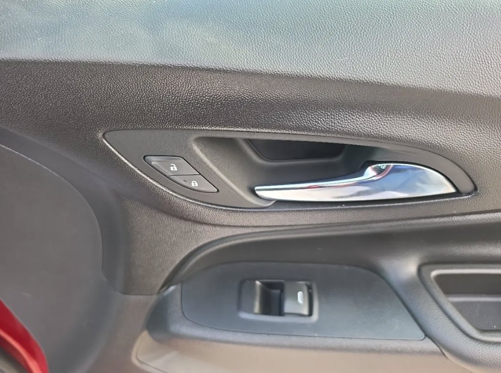 Used 2019 Chevrolet Equinox LT AWD/4WD image 16