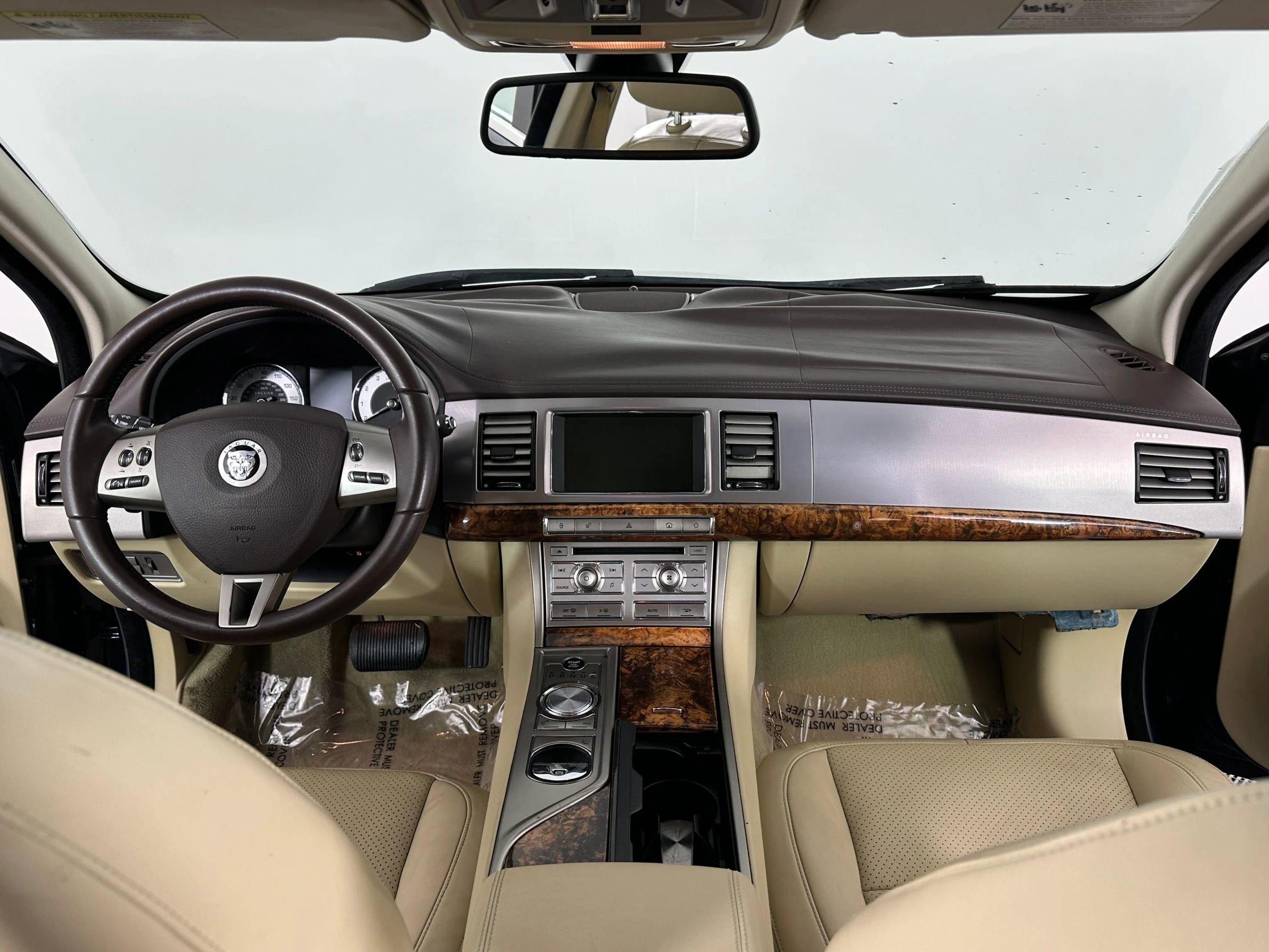 Used 2009 Jaguar XF Premium image 32